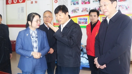 廣西壯族自治區(qū)黨委委員、常委、副書(shū)記劉小明蒞臨百裕集團(tuán)環(huán)江車間調(diào)研