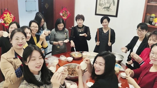 共享歡樂(lè) | 百裕集團(tuán)營(yíng)銷中心喜樂(lè)鬧元宵、暖心慶生日